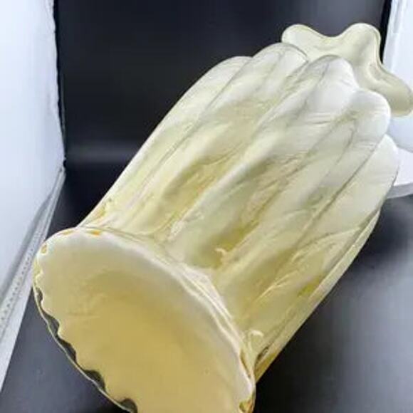 Vintage Yellow & White Swirl Fenton Vase - Picture 5 of 6